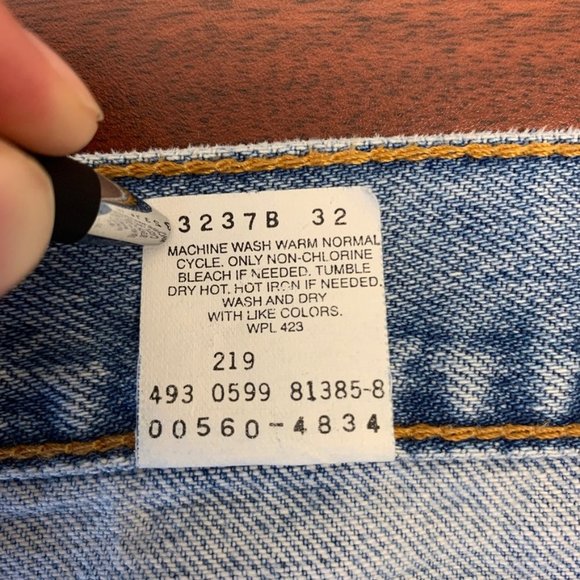 Vintage Men's 560 Levi's High Rise Mom Jeans - Picture 8 of 9